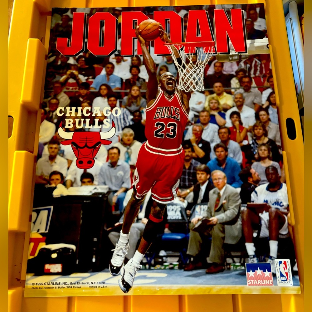 MICHAEL JORDAN "2-HAND SLAM" CHICAGO BULLS ACTION POSTER (1995) - STARLINE INC.